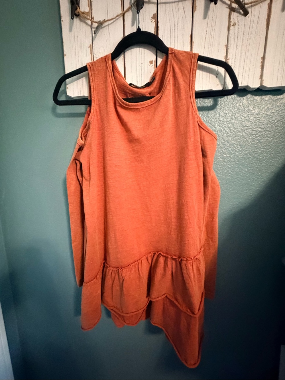 Doe & Rae Cold Shoulder  Ruffle-Hem  Top - Rust Orange - Picture 4 of 6